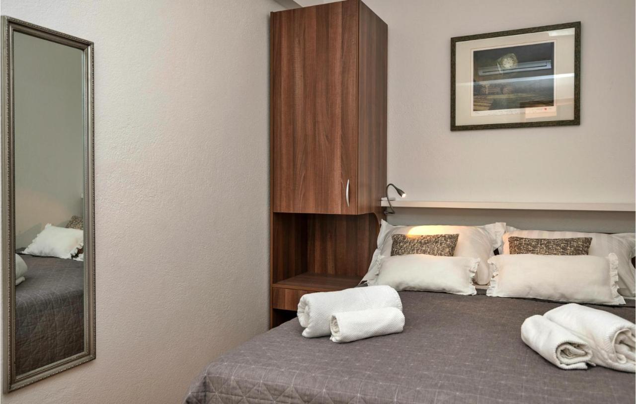 3 Bedroom Gorgeous Home In Makarska Esterno foto