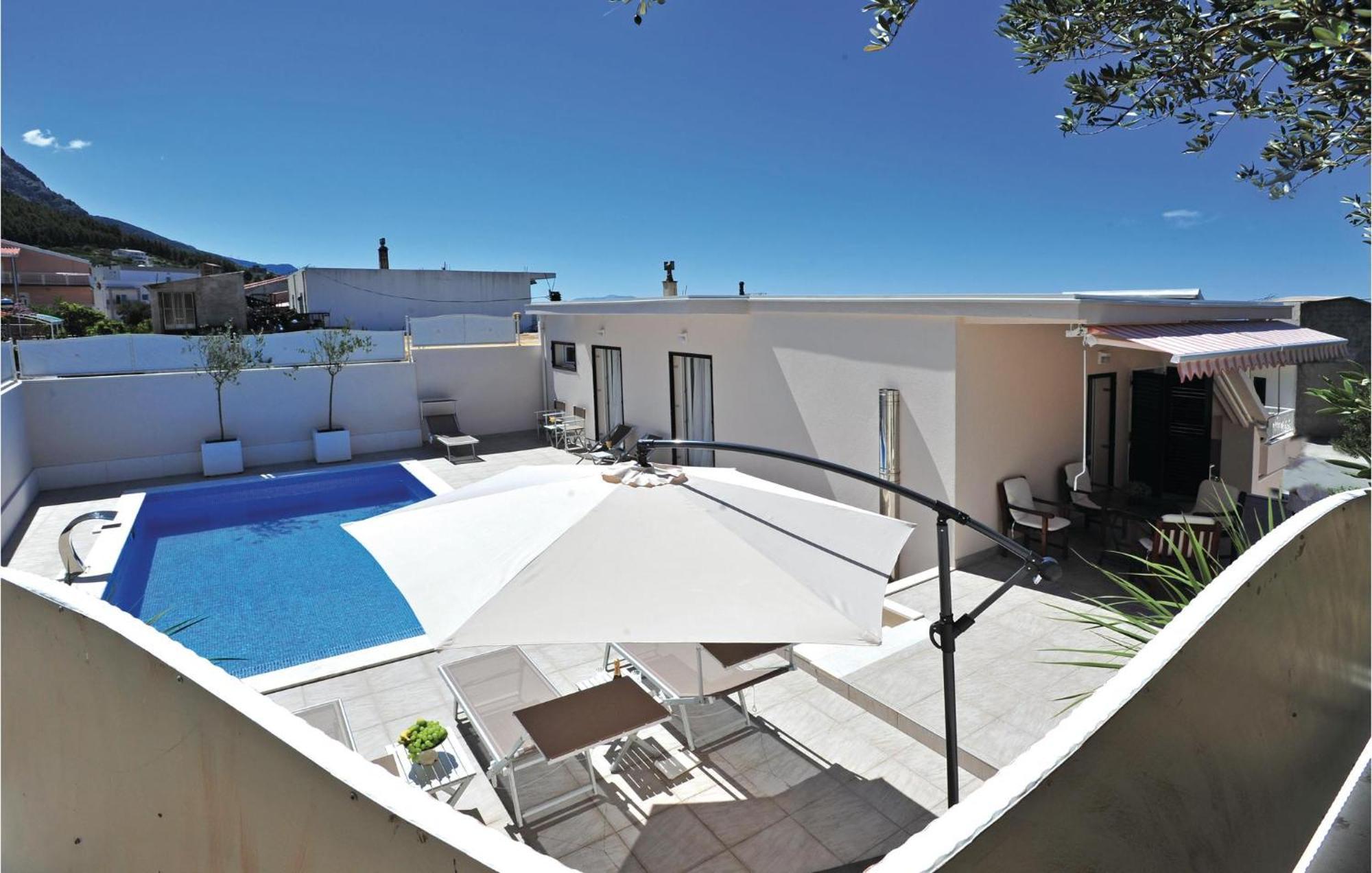 3 Bedroom Gorgeous Home In Makarska Esterno foto