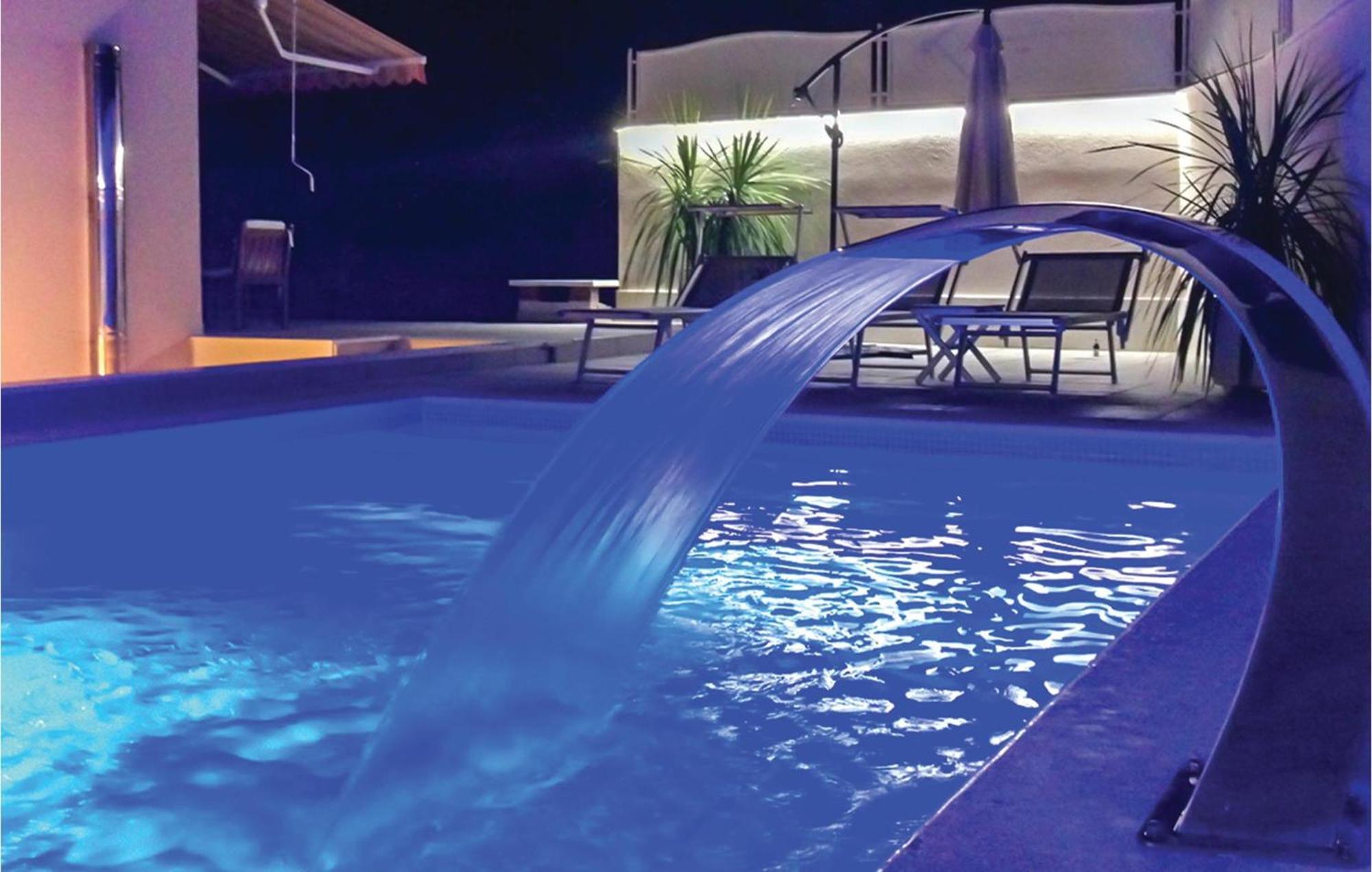 3 Bedroom Gorgeous Home In Makarska Esterno foto