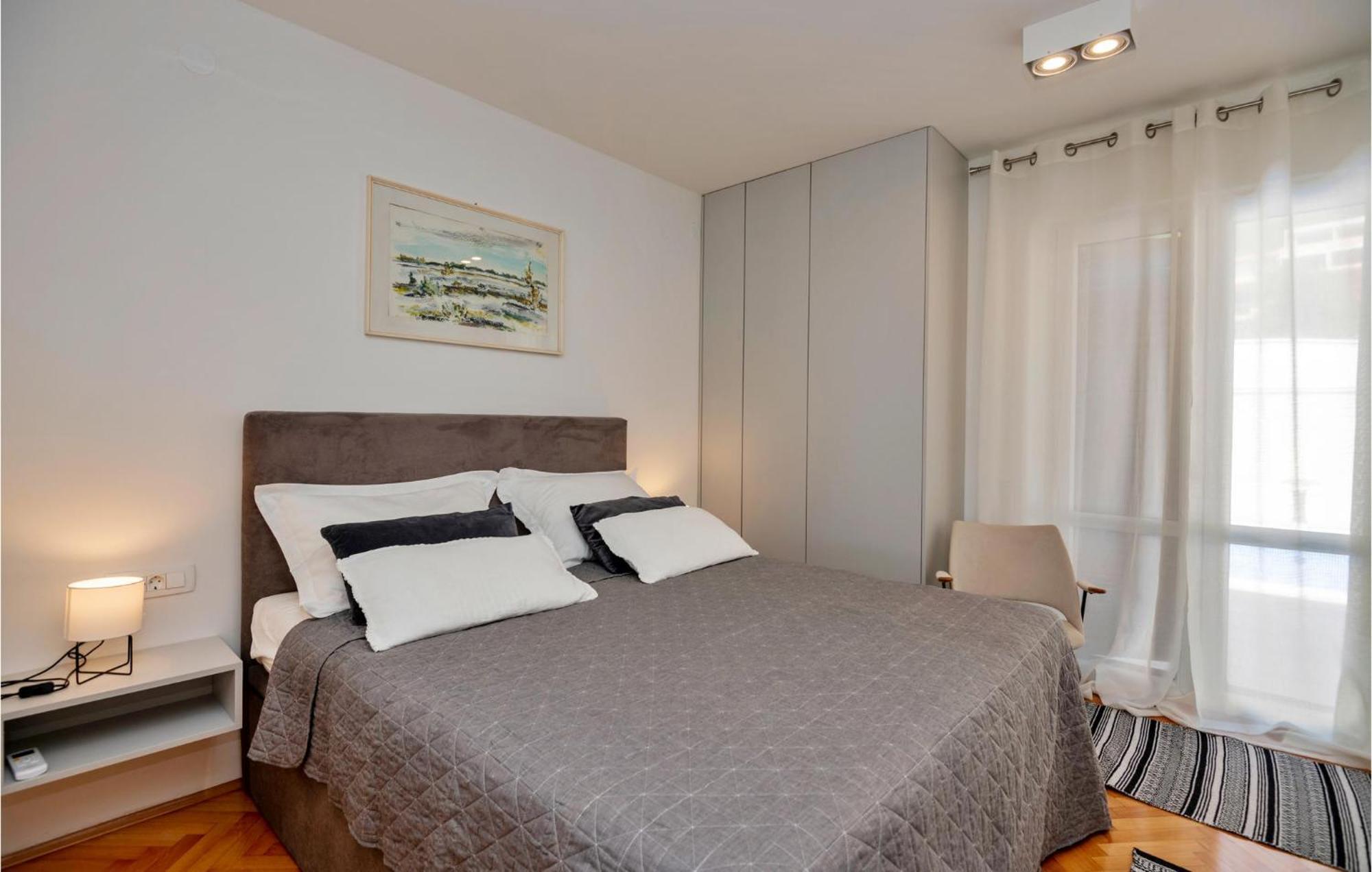 3 Bedroom Gorgeous Home In Makarska Esterno foto