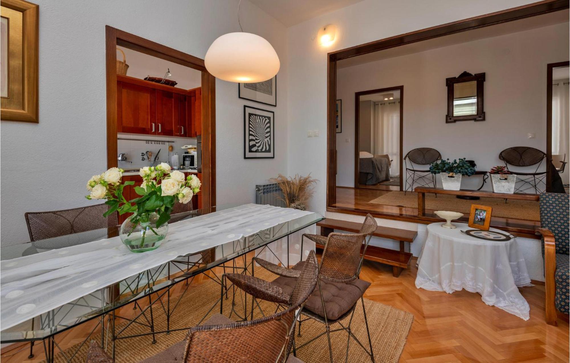 3 Bedroom Gorgeous Home In Makarska Esterno foto