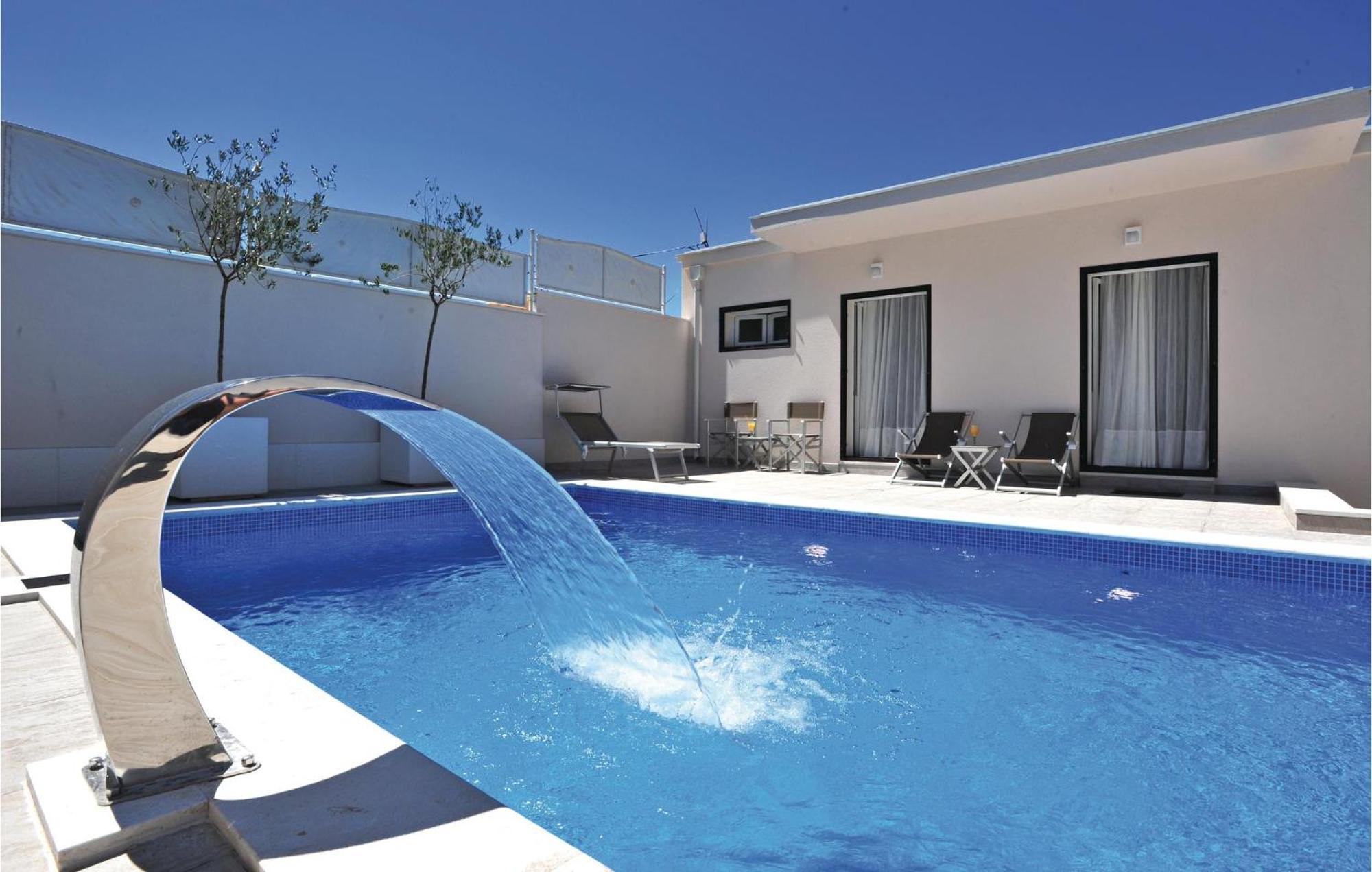 3 Bedroom Gorgeous Home In Makarska Esterno foto