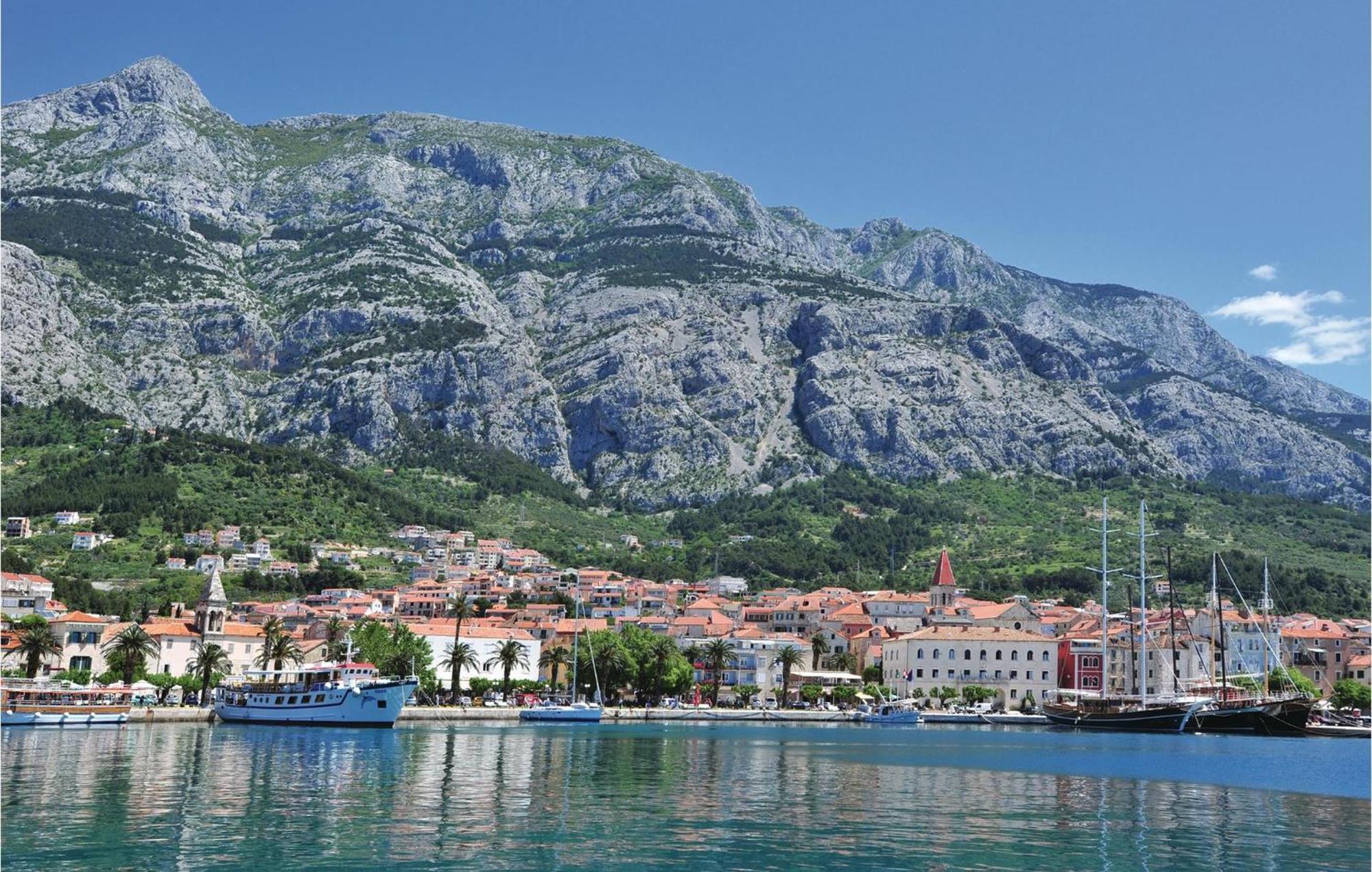 3 Bedroom Gorgeous Home In Makarska Esterno foto