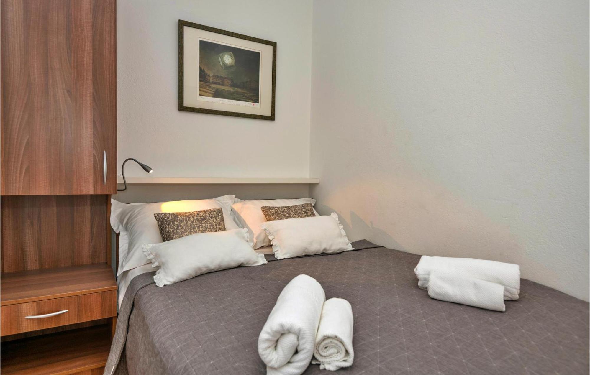 3 Bedroom Gorgeous Home In Makarska Esterno foto